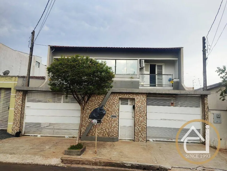 Foto 1 de Casa com 3 Quartos à venda, 200m² em Conjunto Semiramis Barros Braga, Londrina