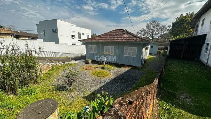 Foto 1 de Lote/Terreno à venda, 832m² em Anita Garibaldi, Joinville