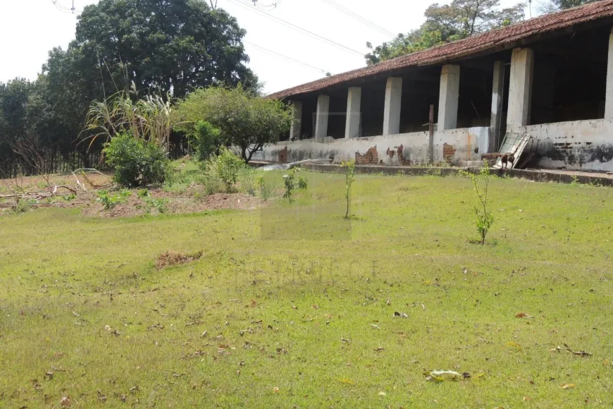 Foto 1 de Lote/Terreno à venda, 14000m² em Estiva, Louveira