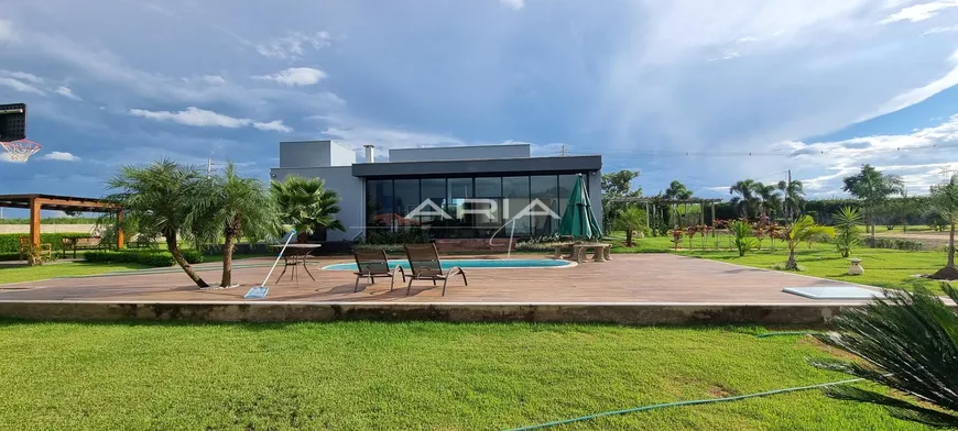 Foto 1 de Fazenda/Sítio com 3 Quartos à venda, 300m² em Zona Rural, Araraquara