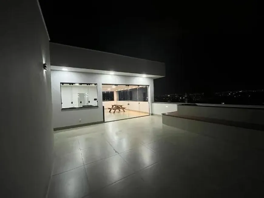 Foto 1 de Casa com 3 Quartos à venda, 438m² em Nova Uberlandia, Uberlândia