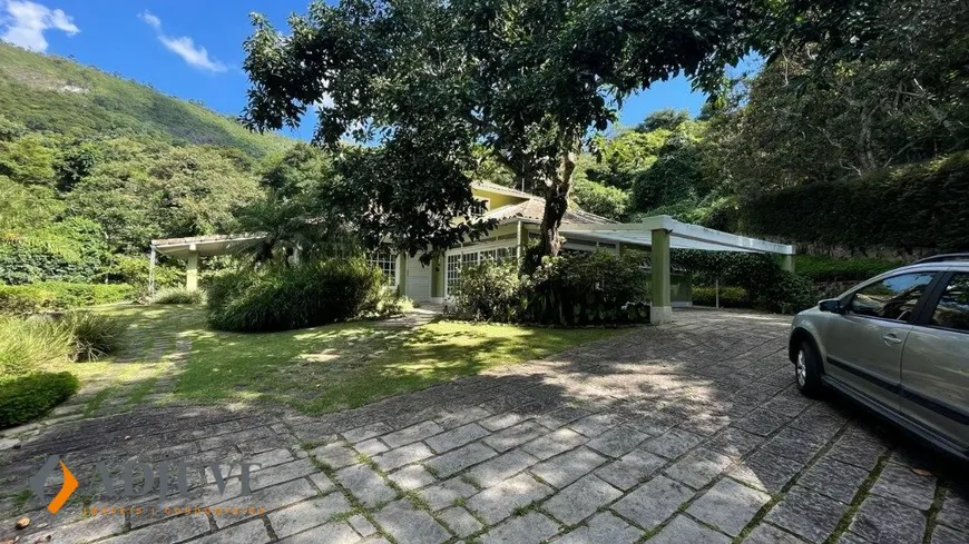 Foto 1 de Casa de Condomínio com 5 Quartos à venda, 3353m² em Araras, Petrópolis