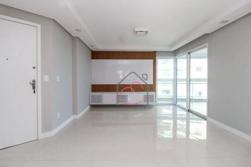 Foto 1 de Apartamento com 4 Quartos à venda, 115m² em Glória, Macaé