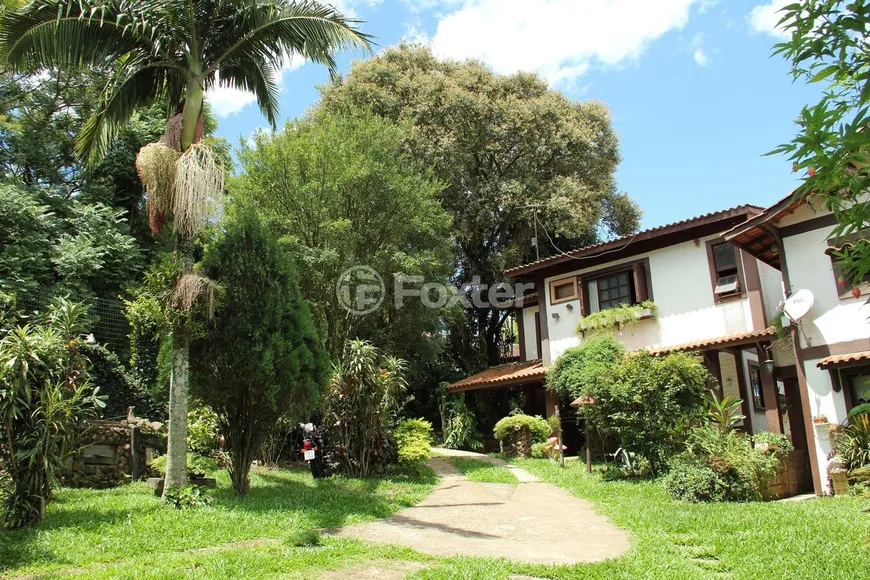 Foto 1 de Casa com 3 Quartos à venda, 257m² em Lomba do Pinheiro, Porto Alegre