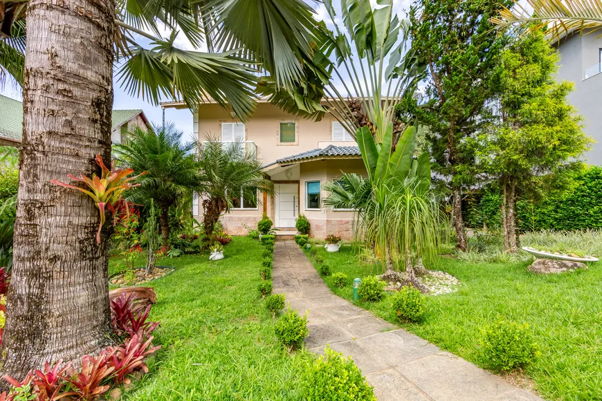 Foto 1 de Casa de Condomínio com 5 Quartos à venda, 227m² em Parque do Imbuí, Teresópolis