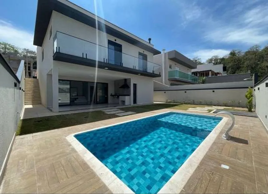 Foto 1 de Casa com 3 Quartos à venda, 106m² em Meia Praia, Navegantes