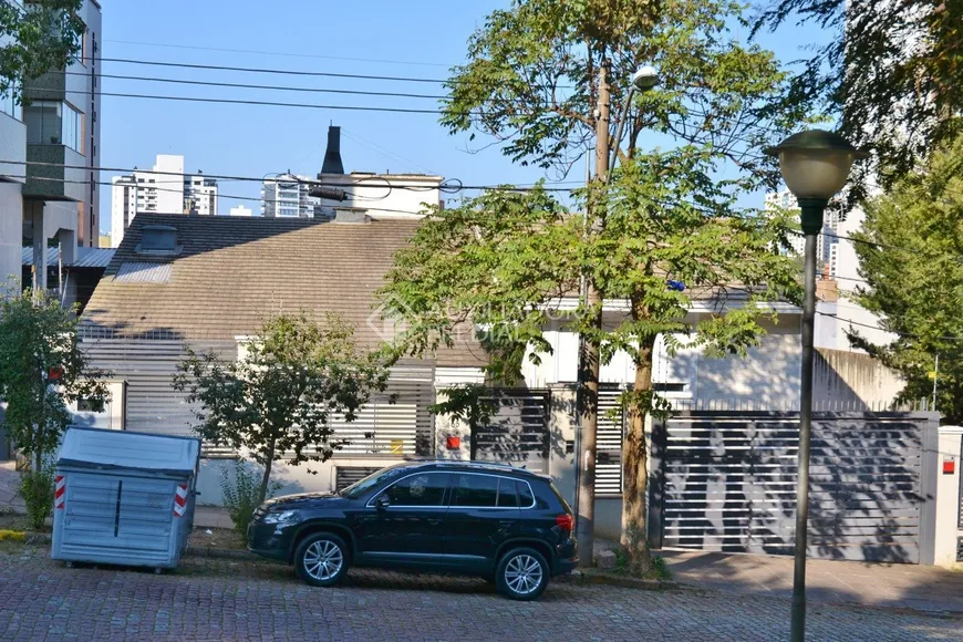Foto 1 de Casa com 4 Quartos à venda, 382m² em Bela Vista, Porto Alegre