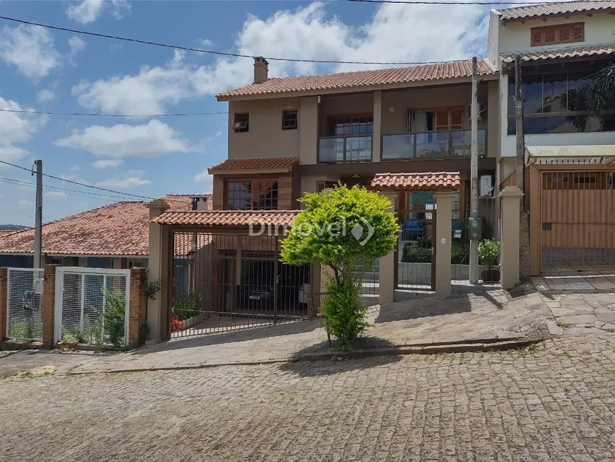 Foto 1 de Casa com 3 Quartos à venda, 227m² em Espiríto Santo, Porto Alegre