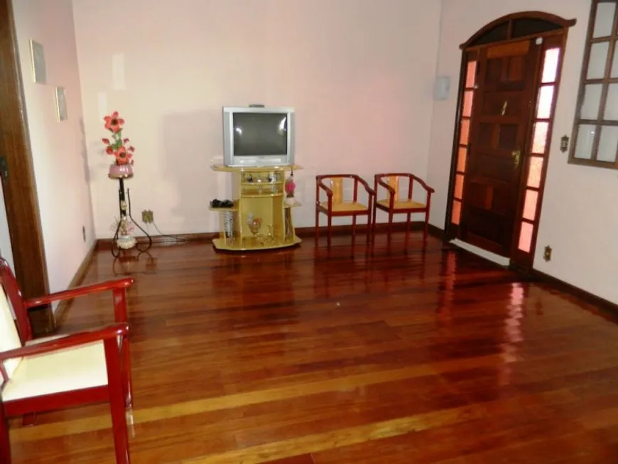 Foto 1 de Casa com 3 Quartos à venda, 150m² em Tijuco, Contagem