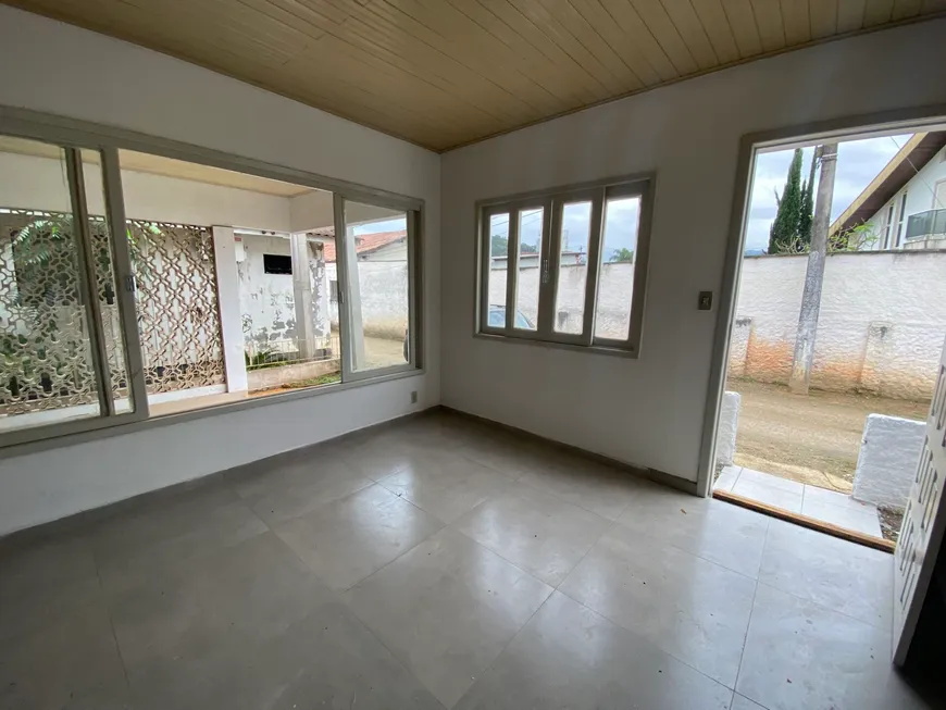 Foto 1 de Casa com 3 Quartos para alugar, 100m² em Sao Luiz, Brusque