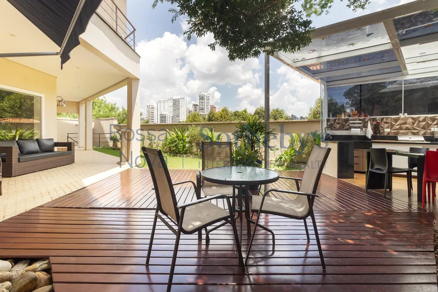 Foto 1 de Casa com 4 Quartos à venda, 642m² em Cidade Jardim, São Paulo