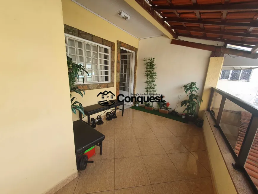 Foto 1 de Casa com 4 Quartos à venda, 125m² em Petrolândia, Contagem