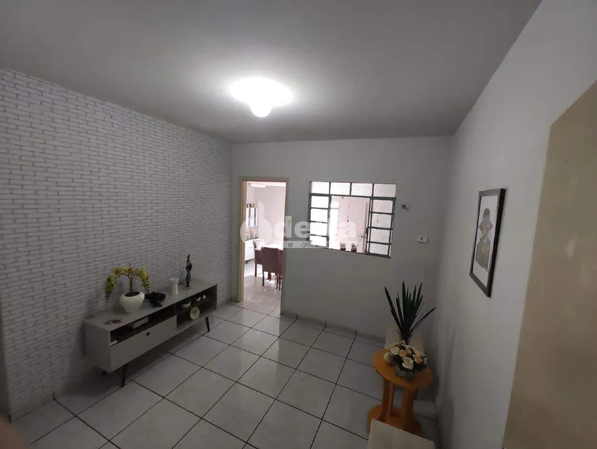 Foto 1 de Casa com 3 Quartos à venda, 140m² em Martins, Uberlândia