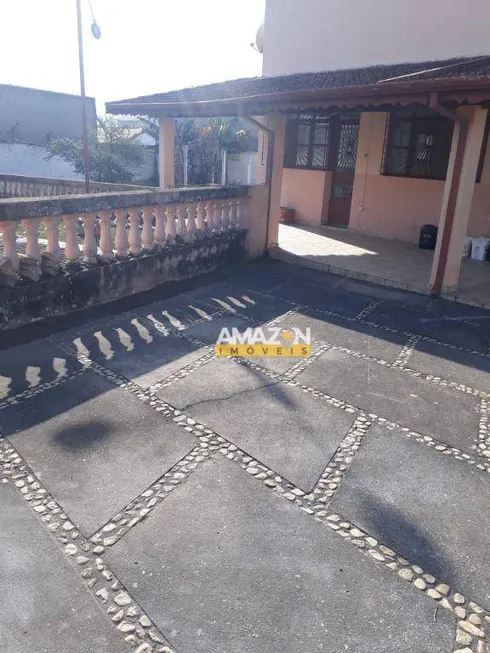 Foto 1 de Sobrado com 4 Quartos à venda, 1000m² em Jardim Santana, Tremembé