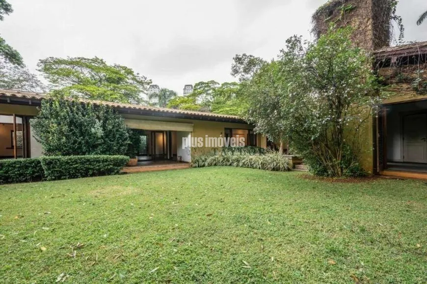 Foto 1 de Sobrado com 4 Quartos para alugar, 599m² em Cidade Jardim, São Paulo