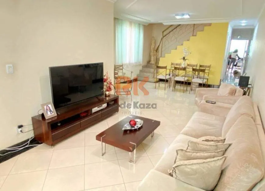 Foto 1 de Casa com 4 Quartos para alugar, 180m² em Castelo, Belo Horizonte