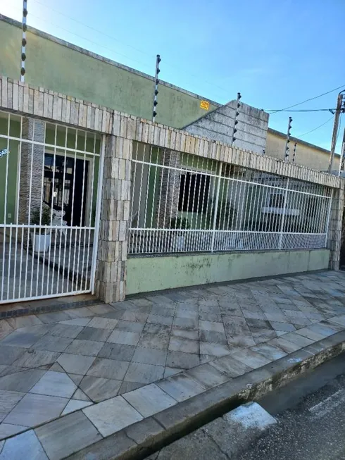 Foto 1 de Casa com 4 Quartos à venda, 110m² em Suíssa, Aracaju