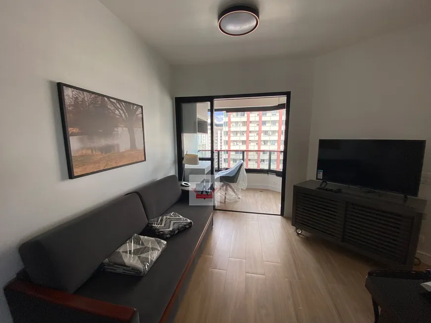 Foto 1 de Apartamento com 1 Quarto para alugar, 42m² em Cerqueira César, São Paulo