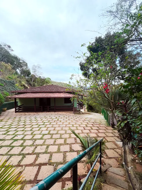 Foto 1 de Casa com 4 Quartos para alugar, 400m² em Itaipava, Petrópolis