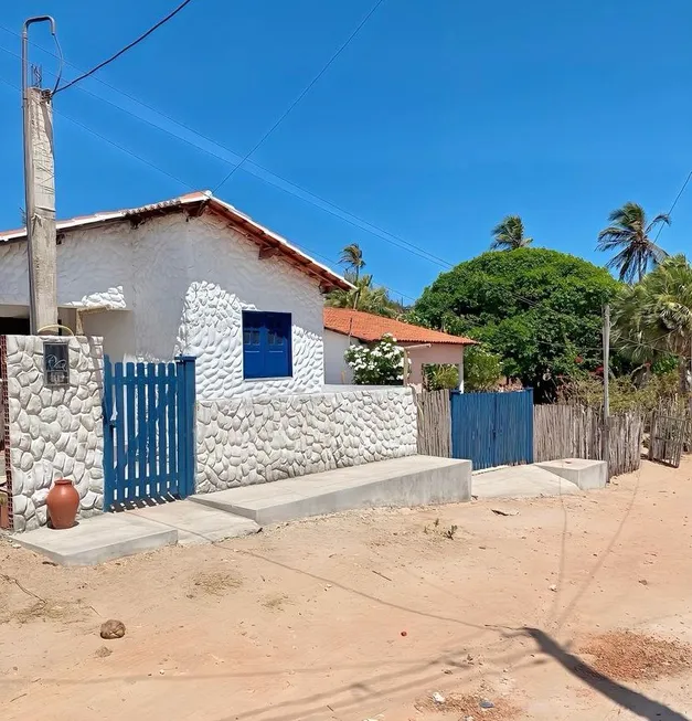 Foto 1 de Casa com 2 Quartos à venda, 80m² em Centro, Cajueiro da Praia
