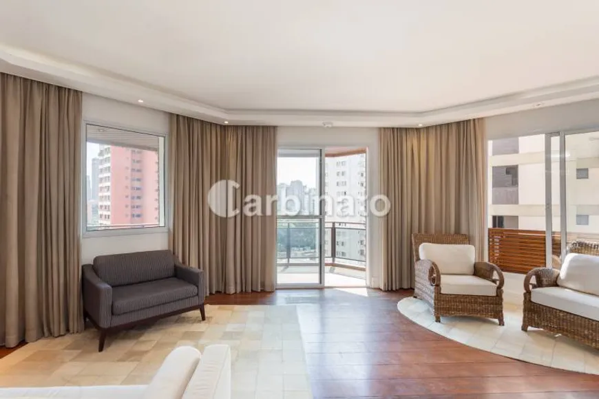 Foto 1 de Apartamento com 3 Quartos à venda, 206m² em Vila Nova Conceição, São Paulo