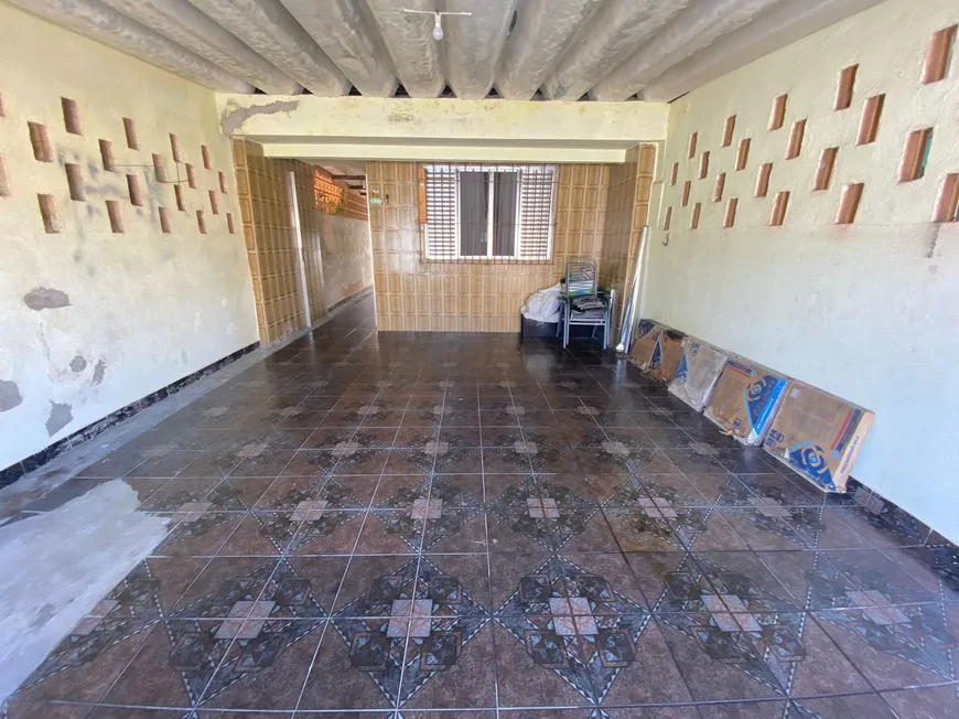 Foto 1 de Casa com 1 Quarto à venda, 90m² em Maracanã, Praia Grande