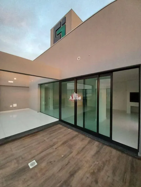 Foto 1 de Apartamento com 4 Quartos à venda, 203m² em Praia Brava, Itajaí