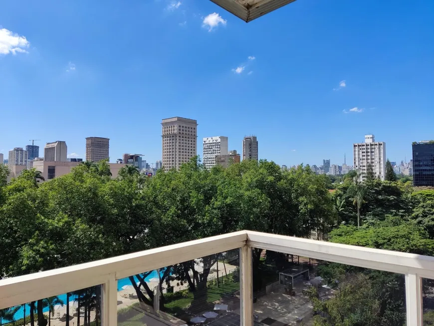 Foto 1 de Apartamento com 3 Quartos à venda, 180m² em Jardim Europa, São Paulo