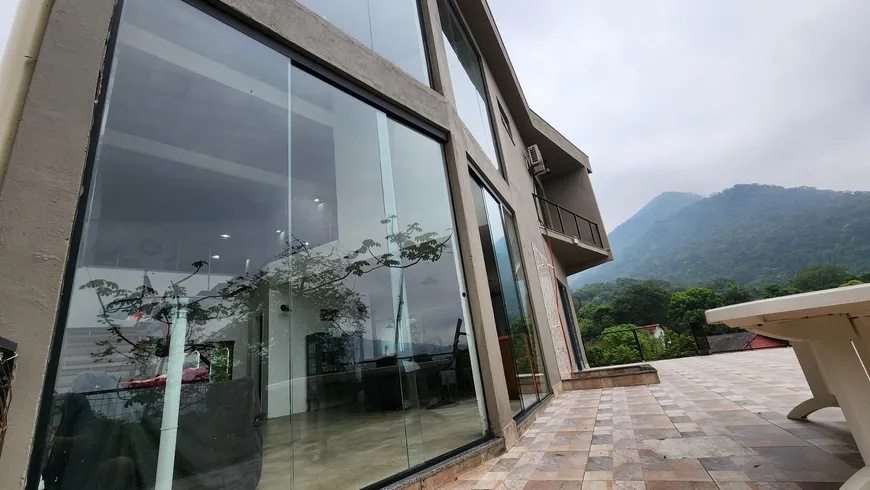 Foto 1 de Casa de Condomínio com 3 Quartos à venda, 577m² em Limoeiro, Guapimirim