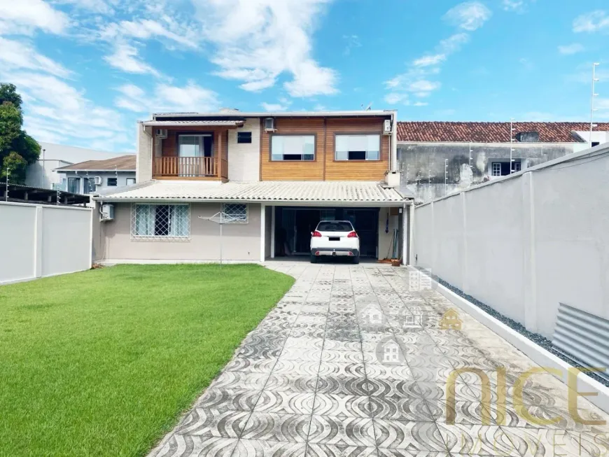 Foto 1 de Casa com 4 Quartos para alugar, 200m² em Fazenda, Itajaí