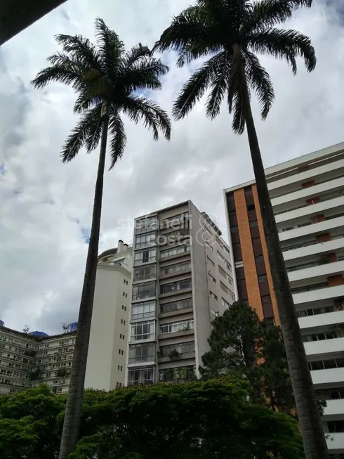 Foto 1 de Apartamento com 3 Quartos à venda, 145m² em Higienópolis, São Paulo