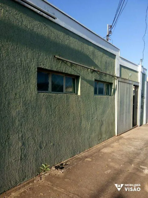 Foto 1 de Casa com 3 Quartos à venda, 60m² em Leblon, Uberaba