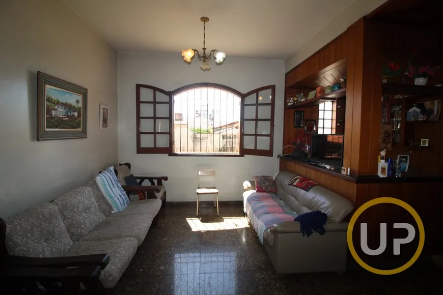 Foto 1 de Casa com 3 Quartos para venda ou aluguel, 386m² em Palmares, Belo Horizonte