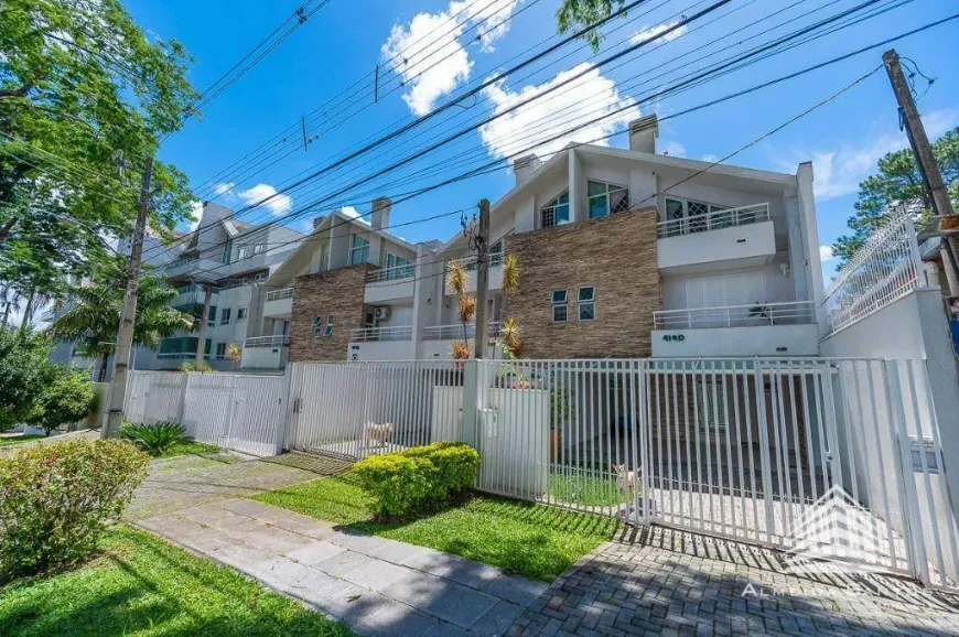 Foto 1 de Casa com 4 Quartos à venda, 196m² em São Francisco, Curitiba