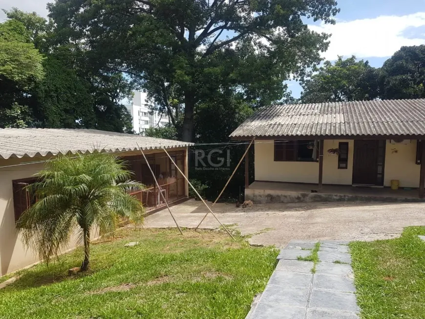 Foto 1 de Lote/Terreno à venda, 895m² em Camaquã, Porto Alegre