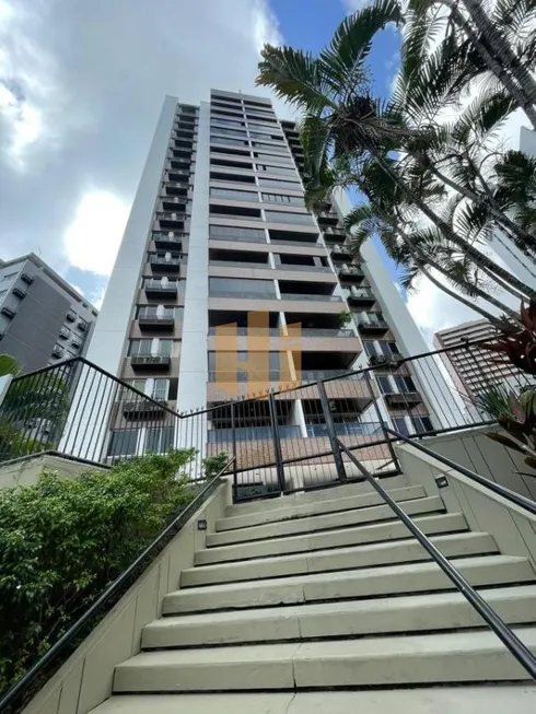 Foto 1 de Apartamento com 4 Quartos à venda, 180m² em Paissandu, Recife