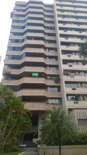 Foto 1 de Apartamento com 4 Quartos à venda, 277m² em Tamarineira, Recife
