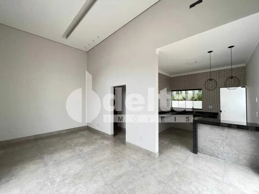 Foto 1 de Casa com 3 Quartos à venda, 108m² em Vigilato Pereira, Uberlândia