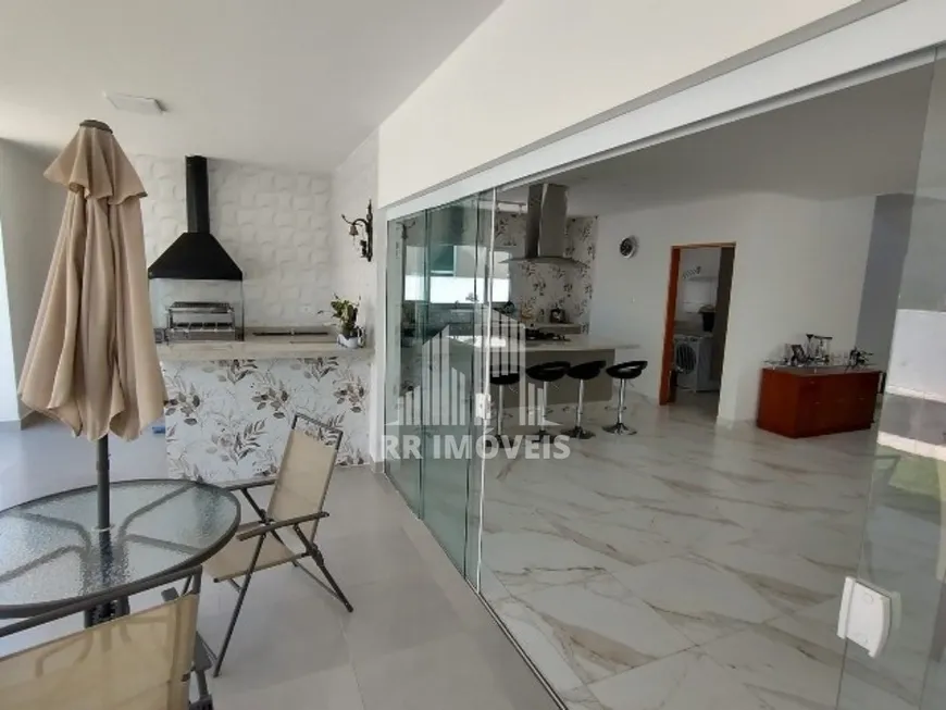 Foto 1 de Casa de Condomínio com 4 Quartos à venda, 300m² em Morada das Flores Aldeia da Serra, Santana de Parnaíba