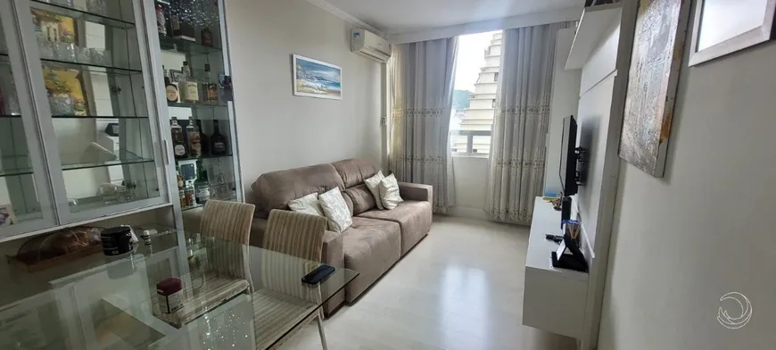 Foto 1 de Apartamento com 2 Quartos à venda, 60m² em Centro, Florianópolis