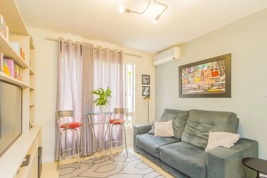 Foto 1 de Apartamento com 2 Quartos à venda, 62m² em Cristal, Porto Alegre