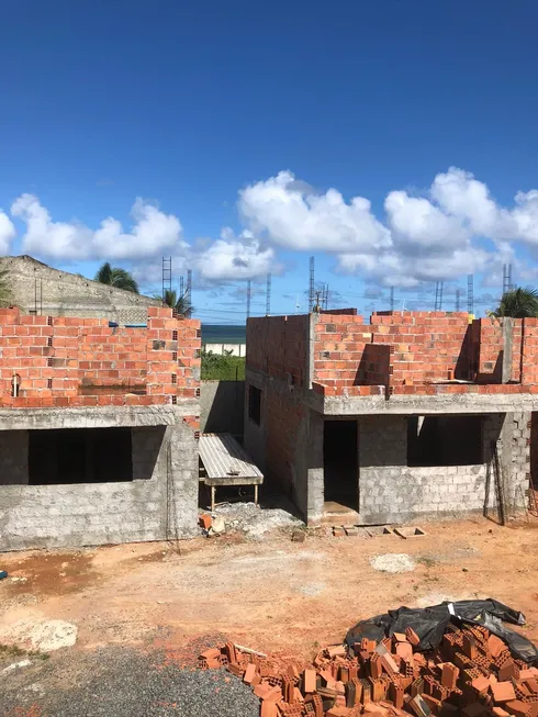 Foto 1 de Casa de Condomínio com 3 Quartos à venda, 97m² em Ipitanga, Lauro de Freitas