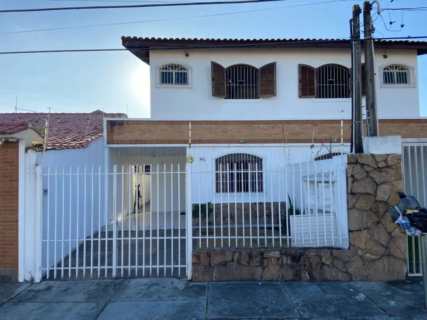 Foto 1 de Casa com 4 Quartos à venda, 133m² em Jardim das Indústrias, São José dos Campos