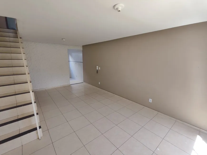 Foto 1 de Casa de Condomínio com 2 Quartos para alugar, 85m² em Londrina, Santa Luzia