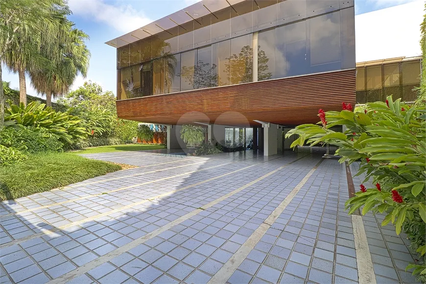Foto 1 de Casa com 6 Quartos para venda ou aluguel, 680m² em Jardim Guedala, São Paulo