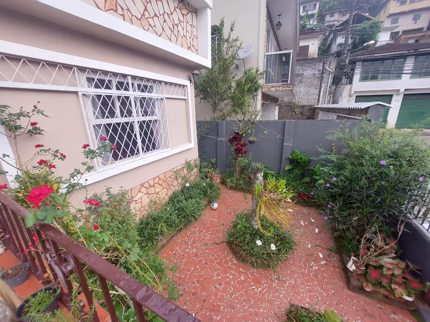 Foto 1 de Casa com 2 Quartos à venda, 90m² em Vila Militar, Petrópolis