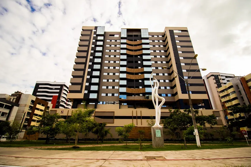 Foto 1 de Apartamento com 4 Quartos à venda, 90m² em Jatiúca, Maceió