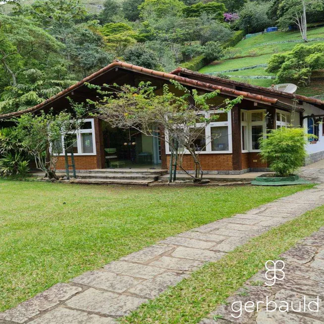 Foto 1 de Fazenda/Sítio com 3 Quartos à venda, 300m² em Itaipava, Petrópolis