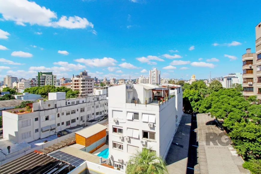 Foto 1 de Apartamento com 2 Quartos à venda, 73m² em Menino Deus, Porto Alegre