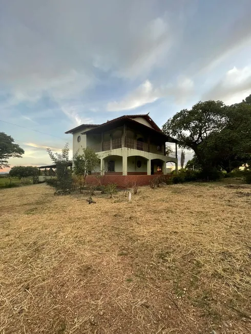 Foto 1 de Fazenda/Sítio com 3 Quartos à venda, 45000m² em Centro, Jaboticatubas